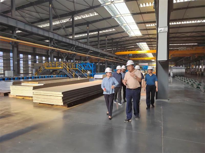 鞏義市人大常委會(huì)黨組書記、主任王愛輝一行到義瑞新材考察調(diào)研